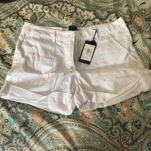 NWT Armani exchange white shorts size 28